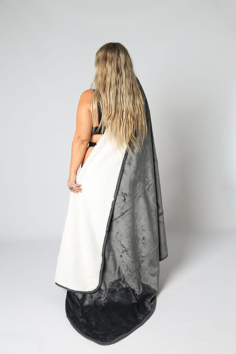 Waterproof Splash Blanket™ Stormy The OG Splash Blanket US