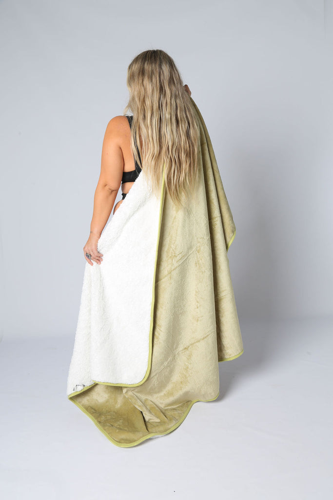 Splash Blanket - Luxurious Waterproof Blankets – Splash Blanket US